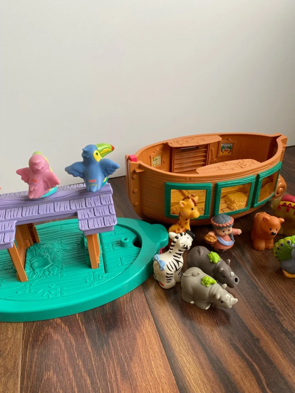Fisher Price Little People Noah’s Ark 2002 with 14 Miscellaneous Figures